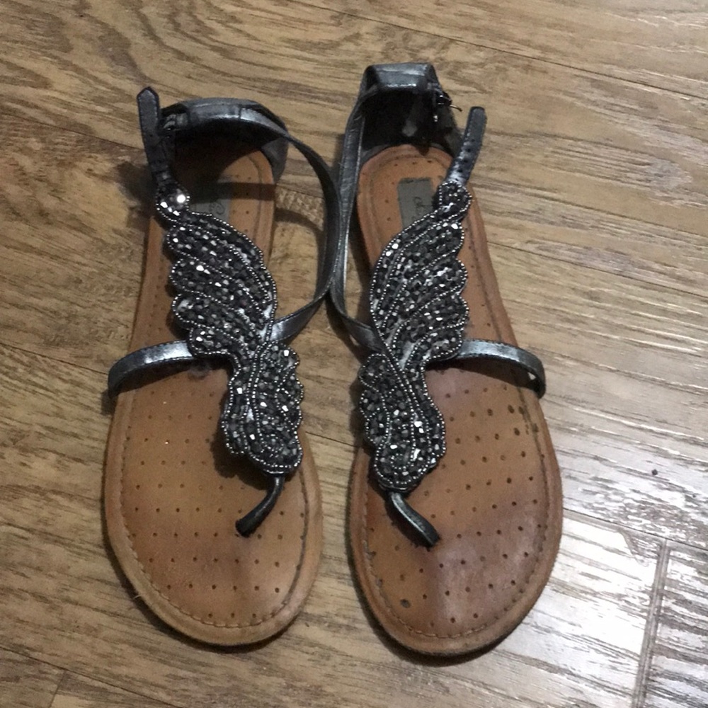 Naughty Monkey size 8 sandal